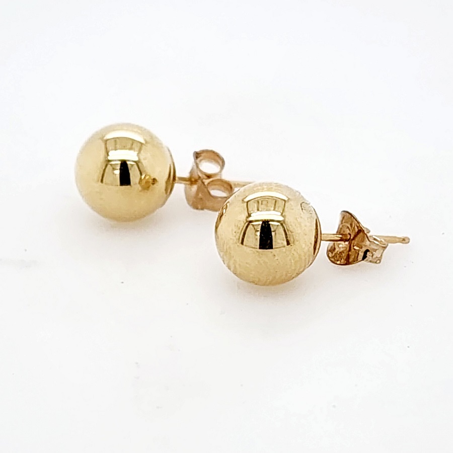 DIY Stud Earrings: A Creative Guide for 2024