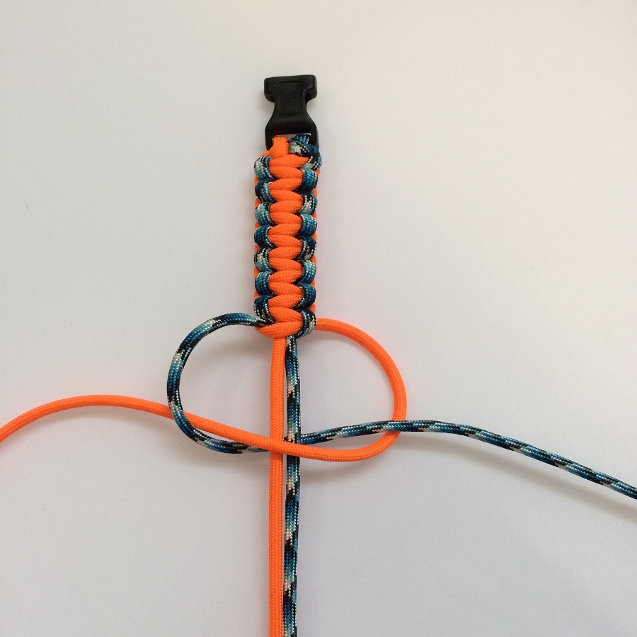 How to Make Paracord Bracelet